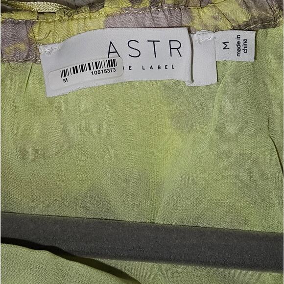 Astr Kaylani Floral Flowy Summer Dress Off Shoulder with ruffle and tiers Size M - Picture 11 of 13